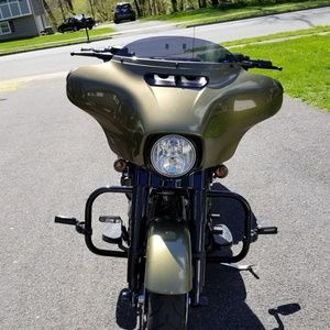 Meet your Posher, Gregory